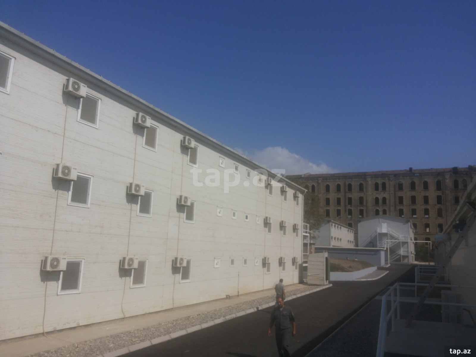 Sənaye tipli metal konstruksiya və prefabrik tikililər Sənaye tipli metal konstruksiya və prefabrik tikililər